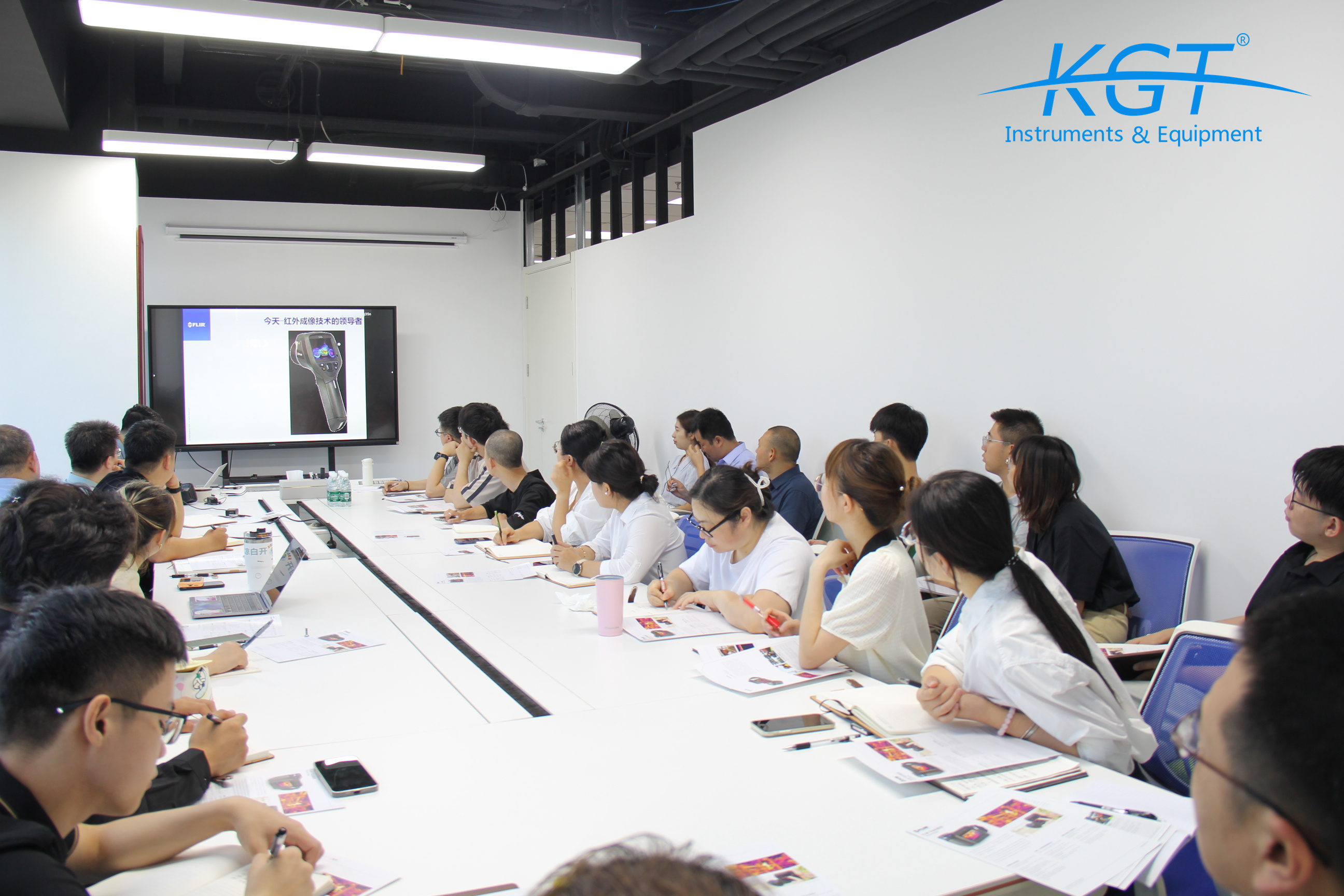 培訓(xùn)FLIR<a href='http://m.bangwoyin.com/hongwairexiangyi.html'>熱像儀</a>1