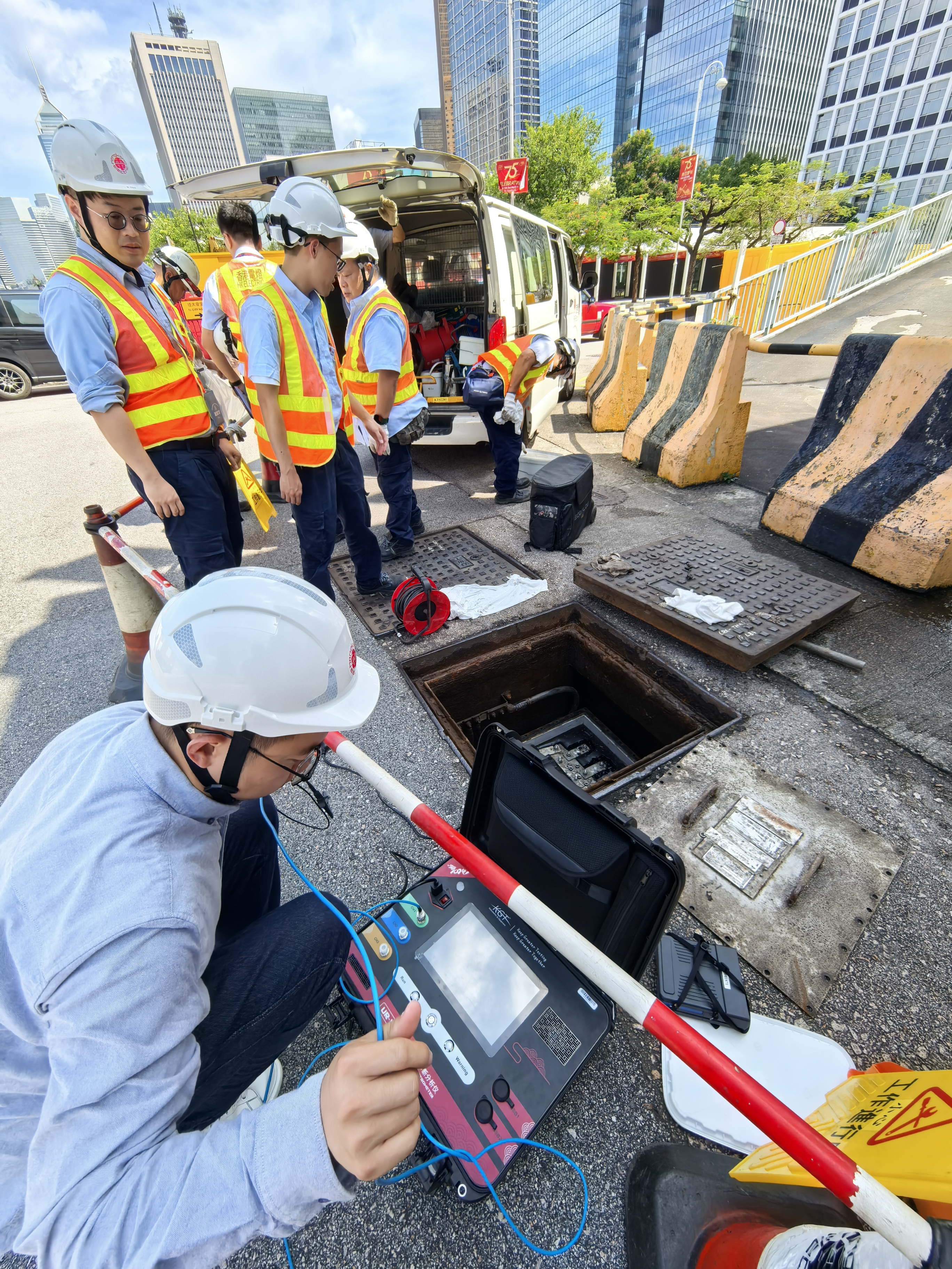 UR-15<a href='http://m.bangwoyin.com/Ppzq/ersted.html'>電纜故障定位儀</a>檢測現(xiàn)場