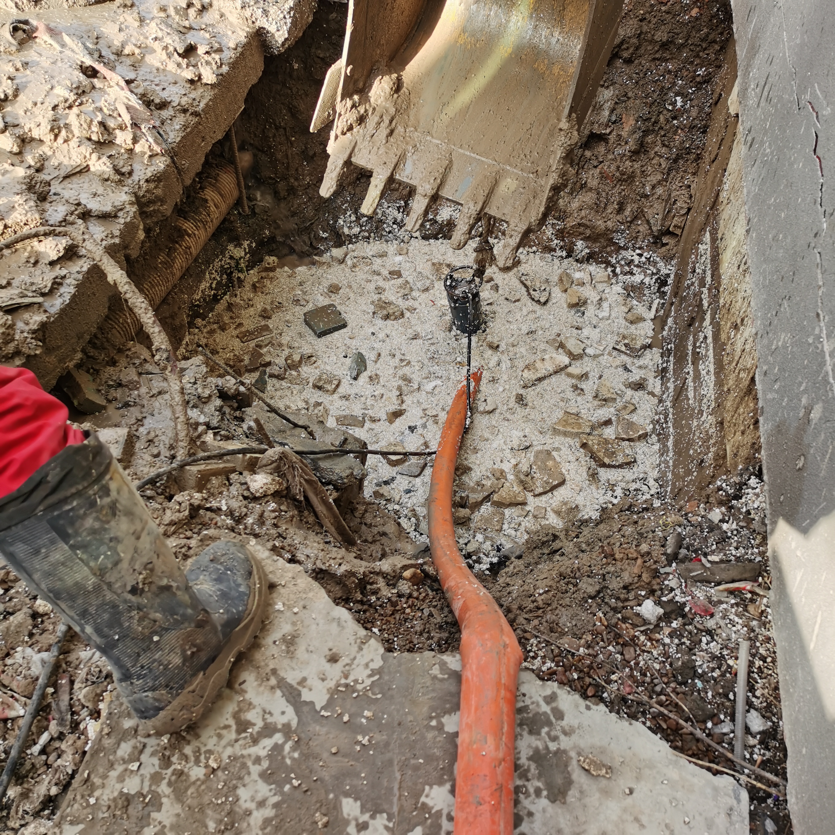 聽漏儀檢測現(xiàn)場