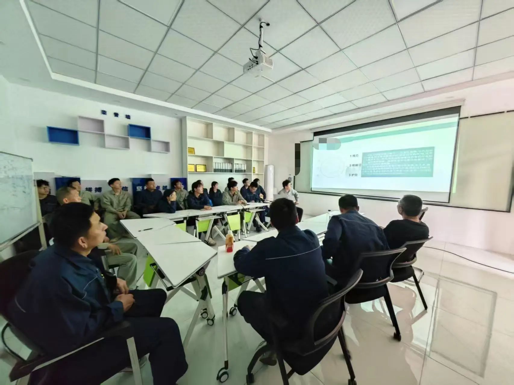 <a href='http://m.bangwoyin.com/Ppzq/ersted.html'>電纜故障定位儀</a>檢測培訓